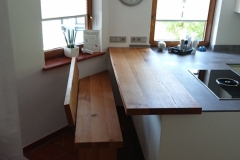 Bank und Theke aus Massivholz