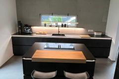 offene Küche mit LED-Beleuchtung 